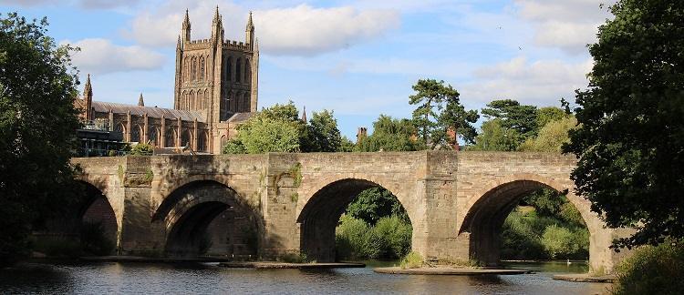 Merchandcarter - Hereford-land-mark-old-bridge-with-Cathedral-background-Merch-&-Carter