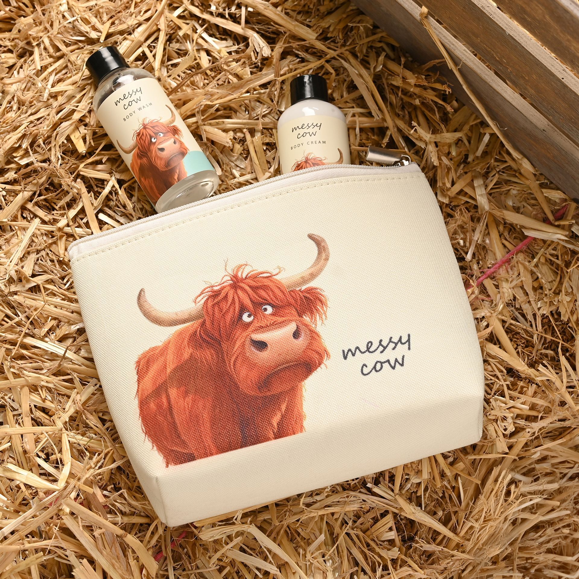 The Funny Farm Body Wash & Lotion Wash Bag Set - "Messy Cow" - Photo 6 The Funny Farm Body Wash & Lotion Wash Bag Set - "Messy Cow"